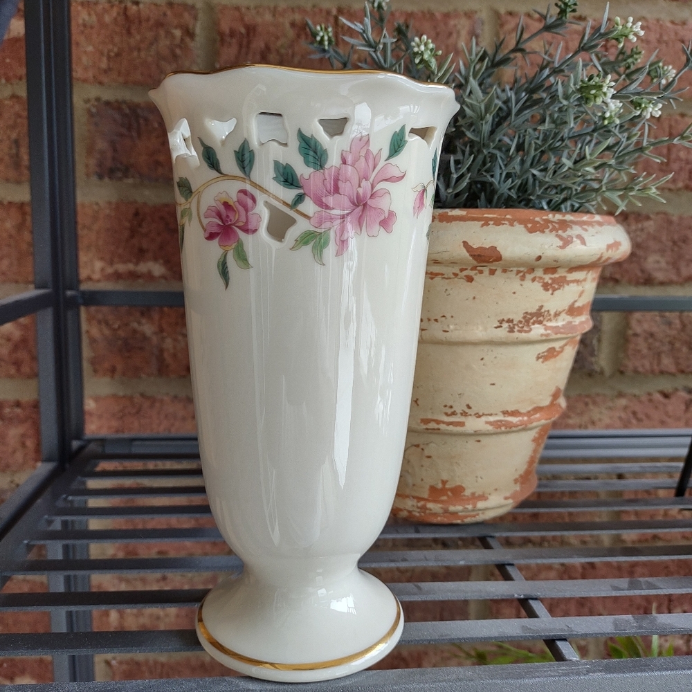 LENOX Vase Vintage Pierced Barrington Collection 7" Floral